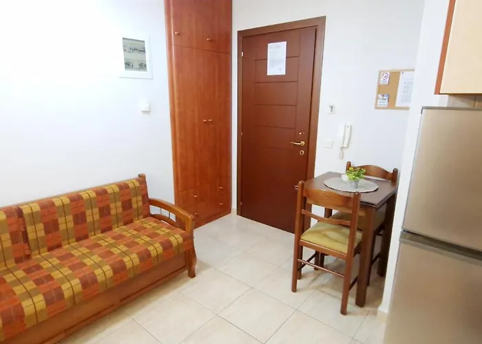Anna Aparthotel 3*