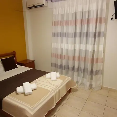 Anna Aparthotel *