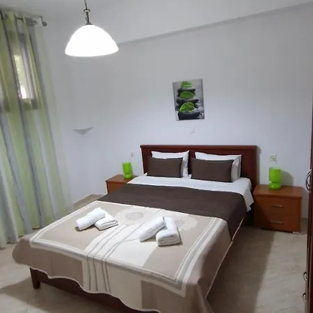 Anna Aparthotel *